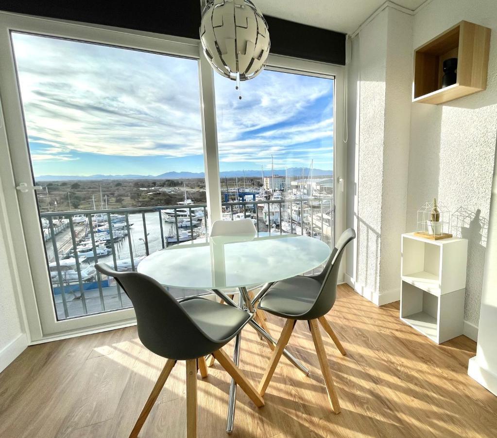 Holidays Penthouse Vues Panoramiques Sur Le Port Naval,Un Sejour Elegant Assure " Wifi Parquing Gratuit Roses Exterior photo