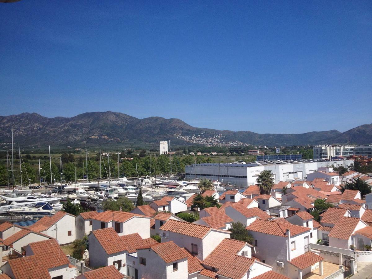 Holidays Penthouse Vues Panoramiques Sur Le Port Naval,Un Sejour Elegant Assure " Wifi Parquing Gratuit Roses Exterior photo