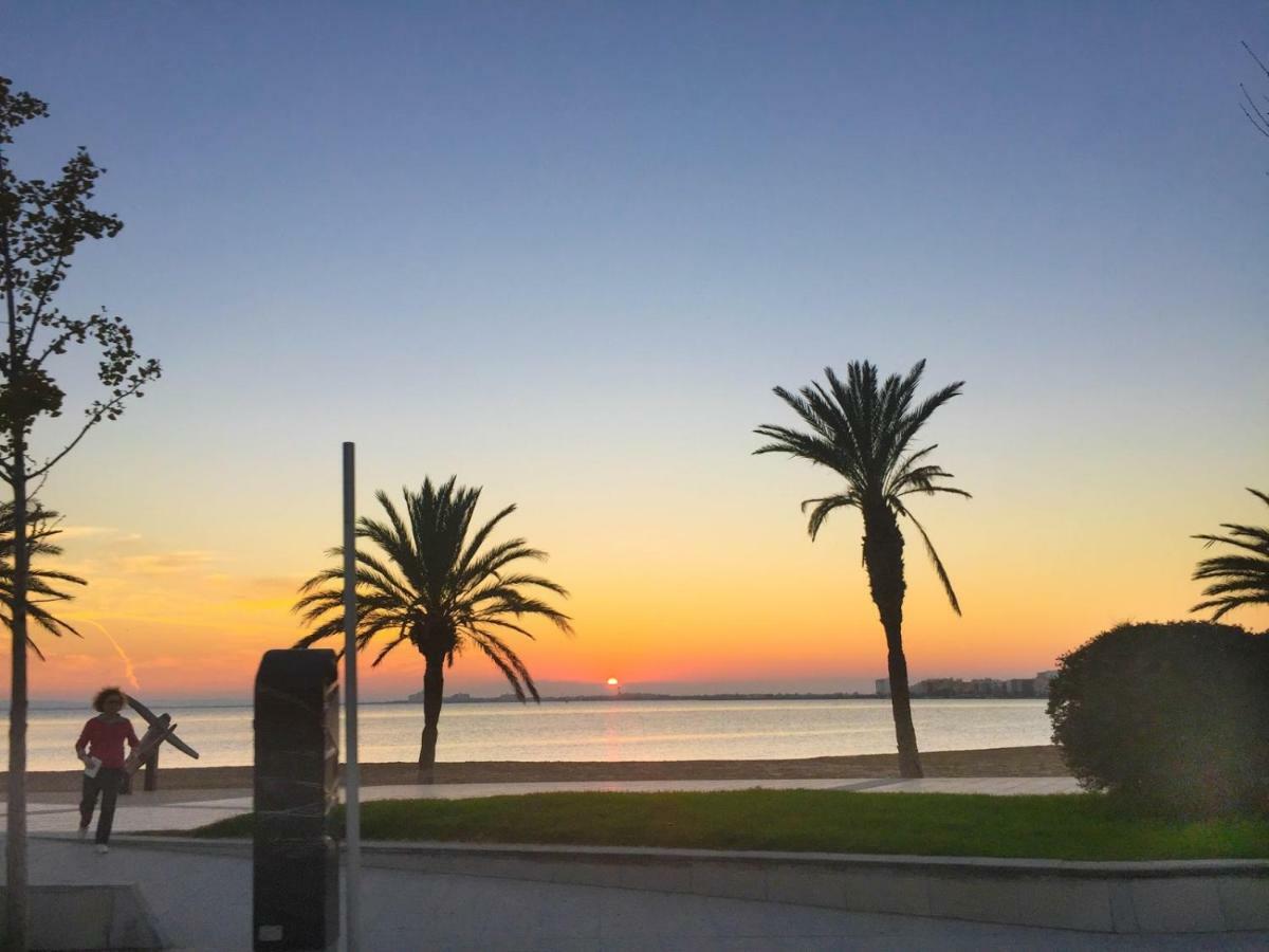 Holidays Penthouse Vues Panoramiques Sur Le Port Naval,Un Sejour Elegant Assure " Wifi Parquing Gratuit Roses Exterior photo