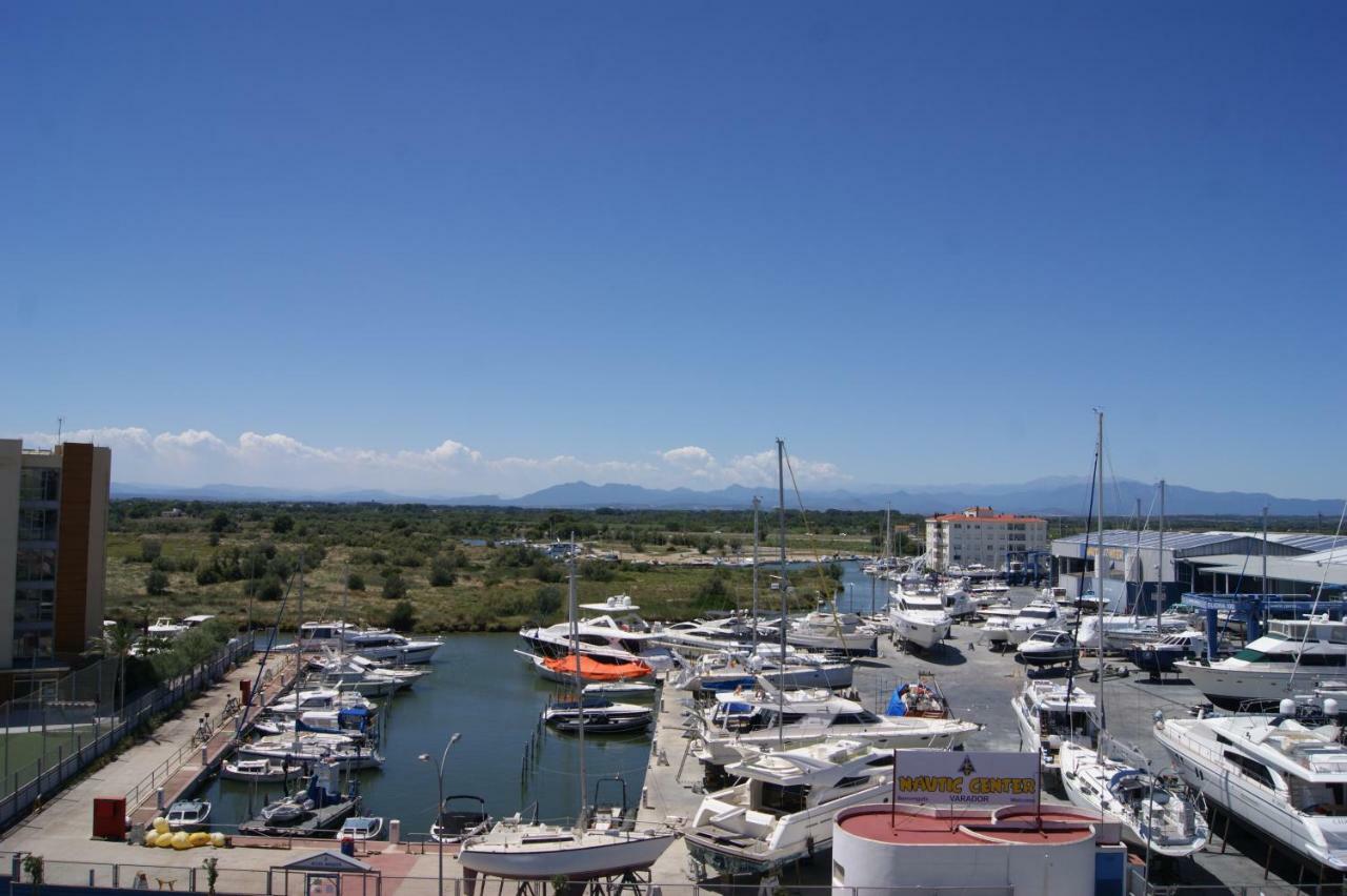 Holidays Penthouse Vues Panoramiques Sur Le Port Naval,Un Sejour Elegant Assure " Wifi Parquing Gratuit Roses Exterior photo