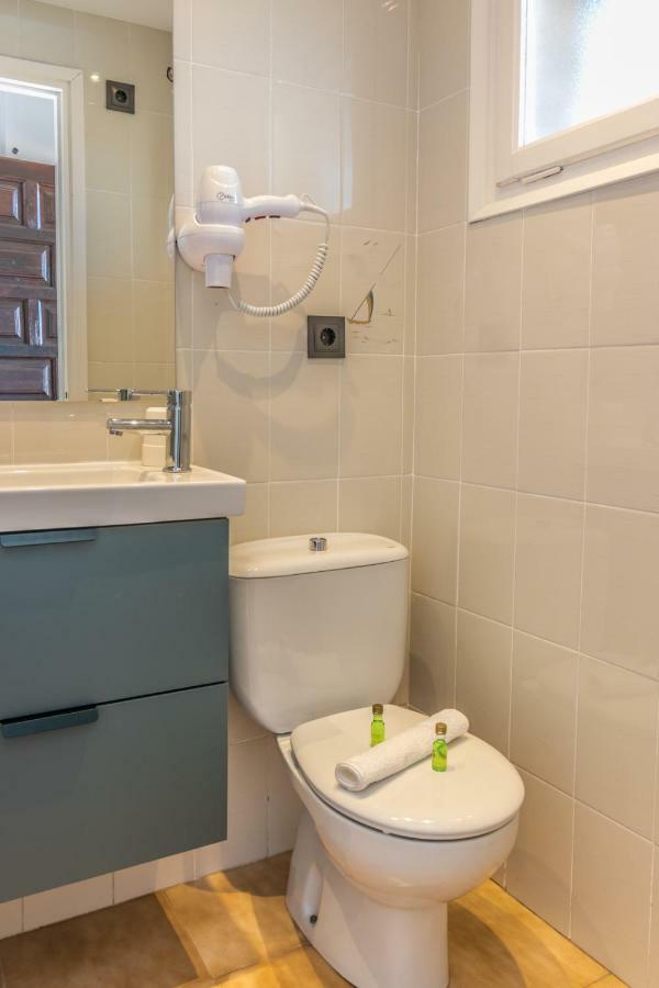 Holidays Penthouse Vues Panoramiques Sur Le Port Naval,Un Sejour Elegant Assure " Wifi Parquing Gratuit Roses Exterior photo