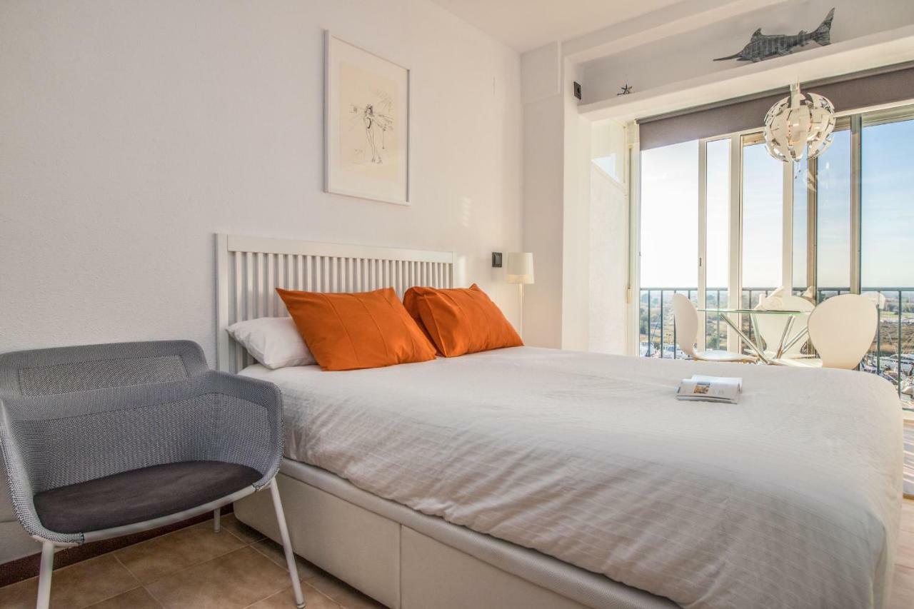 Holidays Penthouse Vues Panoramiques Sur Le Port Naval,Un Sejour Elegant Assure " Wifi Parquing Gratuit Roses Exterior photo